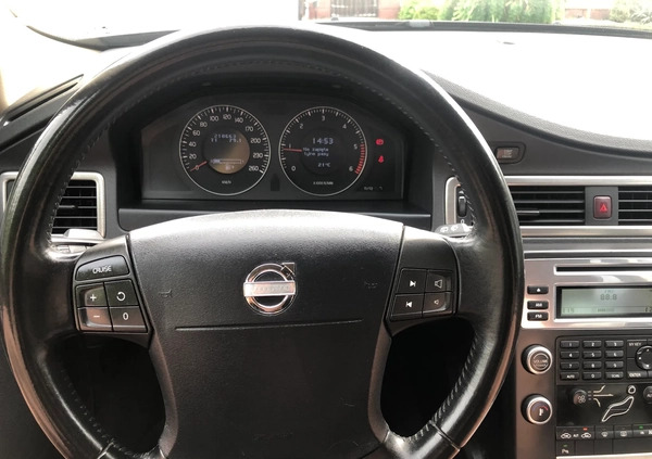 Volvo V70 cena 22900 przebieg: 217000, rok produkcji 2008 z Kielce małe 352